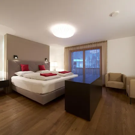 Grischuna Mountain 삼나운