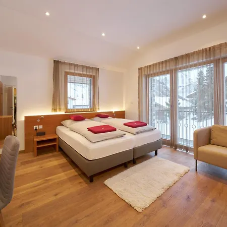 Grischuna Mountain 삼나운