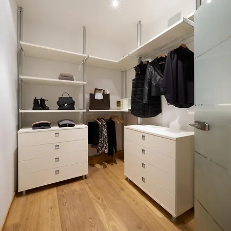 Grischuna Mountain 삼나운