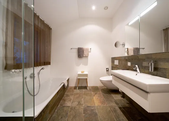 Grischuna Mountain Orman Evi