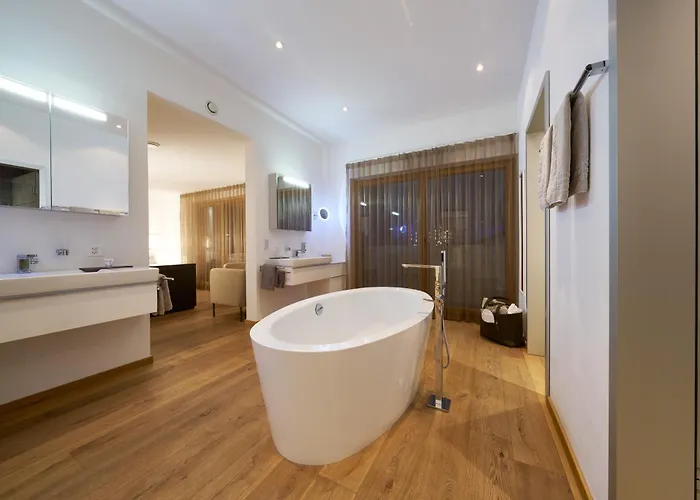 Grischuna Mountain Orman Evi *