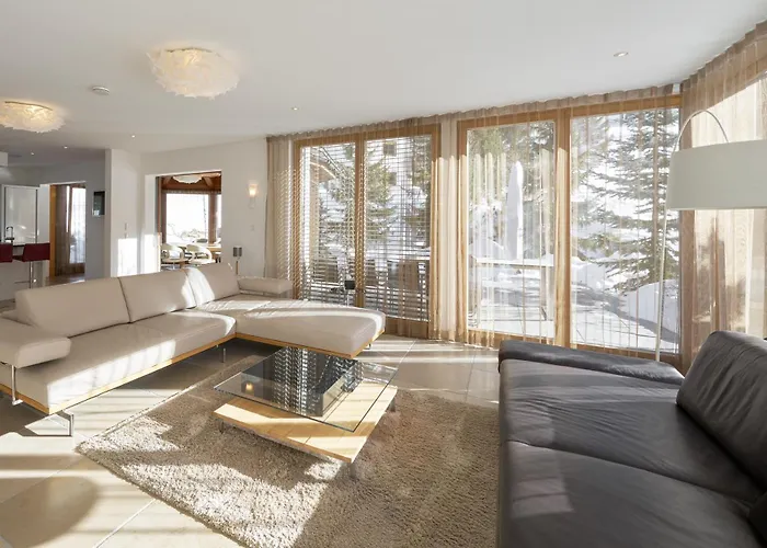 Grischuna Mountain بيت خشبي *