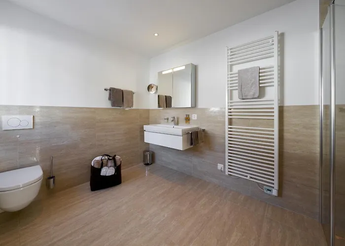 Grischuna Mountain * سامنون